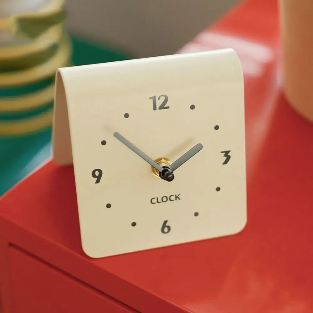 Simple Art Silent Tabletop Clock Acrylic Minimalist Bedside Table Clock Exquisite Desk Clock Gift
