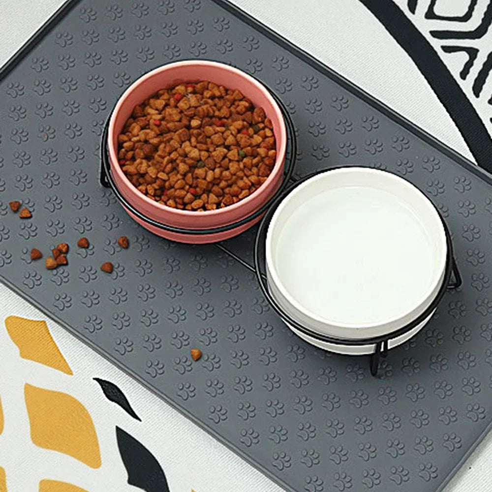 1PC Pet Silicone Eating Mat Paw Print Modeling Leak-Proof Spill-Proof Easy To Clean Cat And Dog Pet Mat.