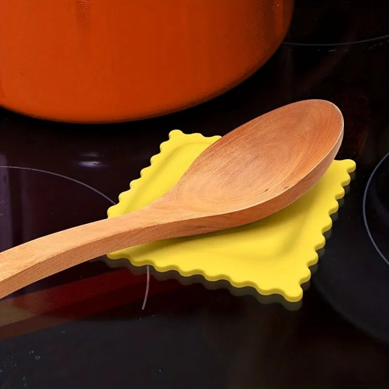 1pc Cartoon Biscuit-Shaped Soup Spoon Rest - Heat Insulating and Anti-Scalding Silicone Mat for Kitchen Gadgets