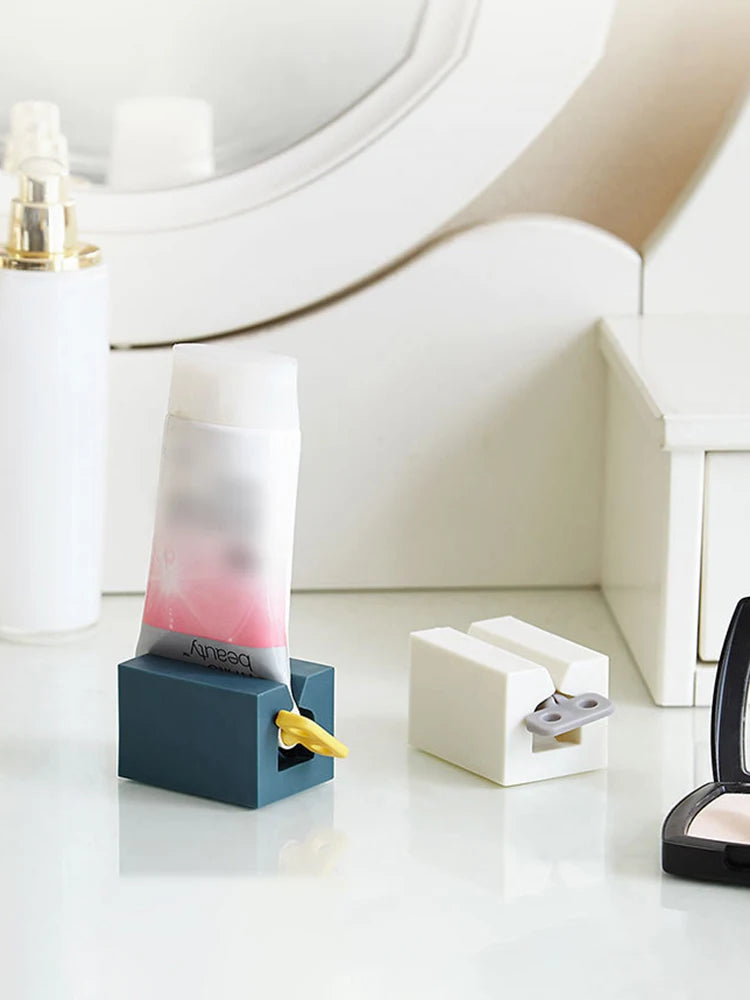 1PC Lazy Toothpaste Squeezer Face Wash Roller Presses The Magic Squeezer Toothpaste Clip
