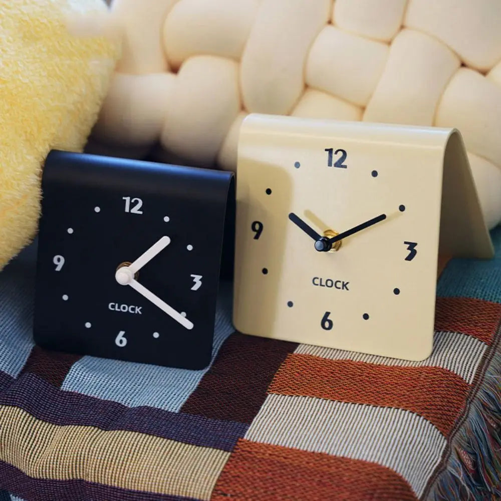 Simple Art Silent Tabletop Clock Acrylic Minimalist Bedside Table Clock Exquisite Desk Clock Gift