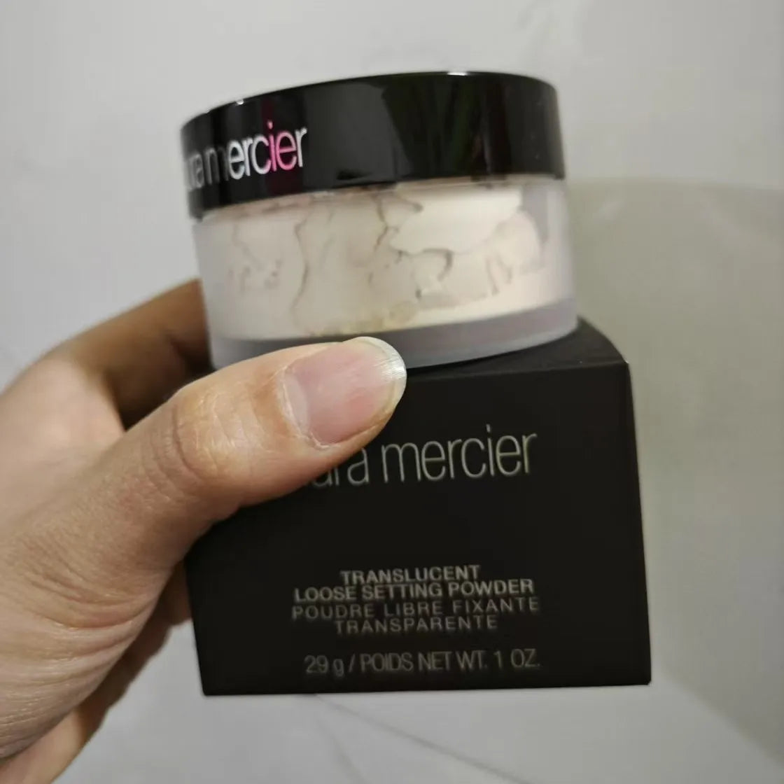 2024 Hot Loose Powder With Packaging Natural Soft Transparent Honey Powder Makeup Powder